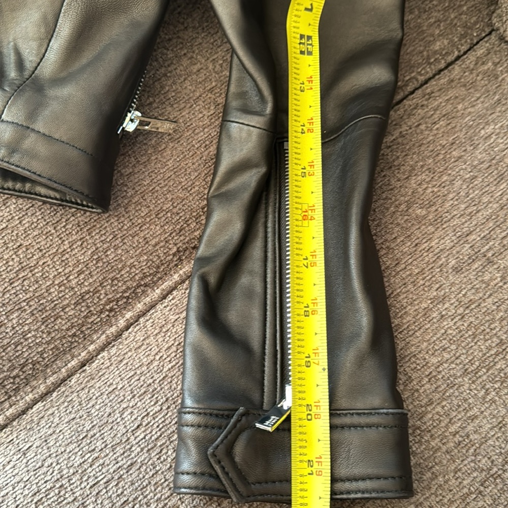 Leather jacket - Picture 9 of 9